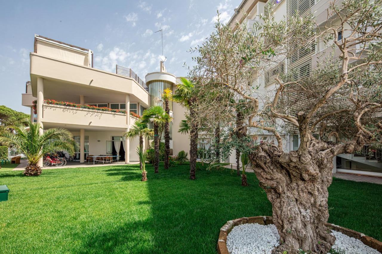 Hotel Jasminum Bibione Kültér fotó