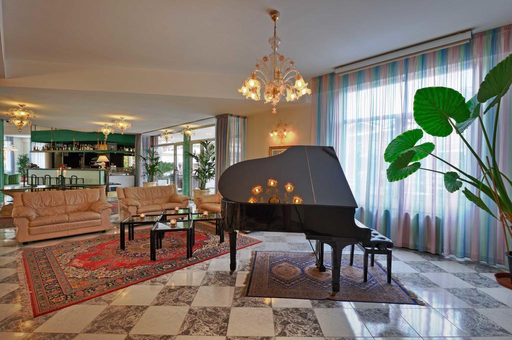 Hotel Jasminum Bibione Kültér fotó